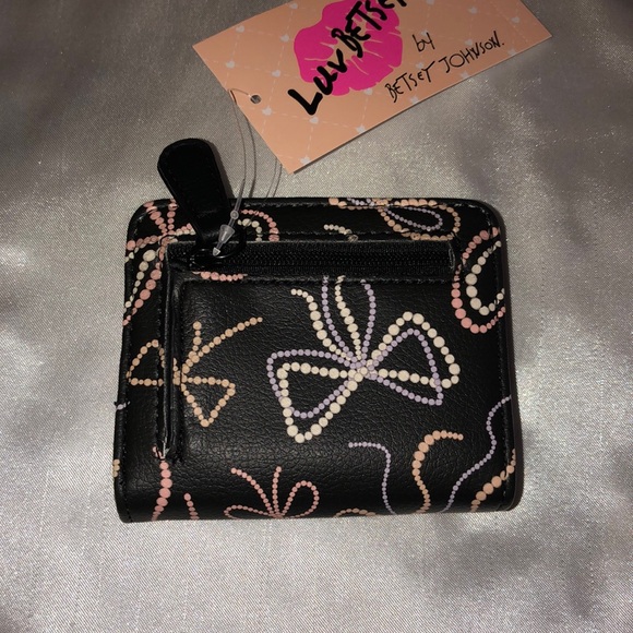 Betsey Johnson Luv Betsey Snap Card Wallet Black With Faux Pearl Bow Print NWT - Picture 6 of 16